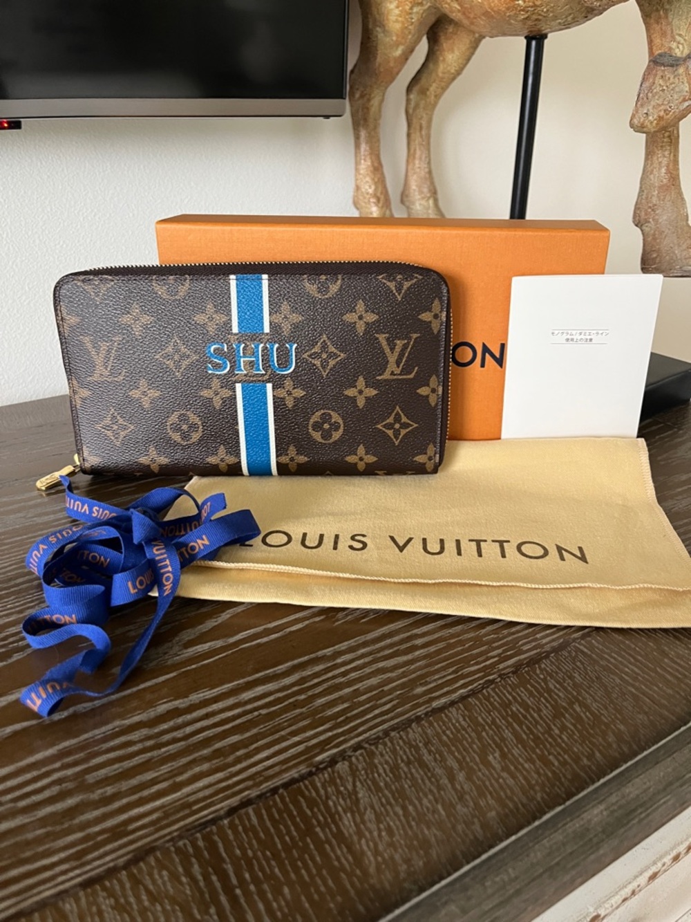 Louis Vuitton Zippy Monogram Organizer Wallet - Picture 2 of 12